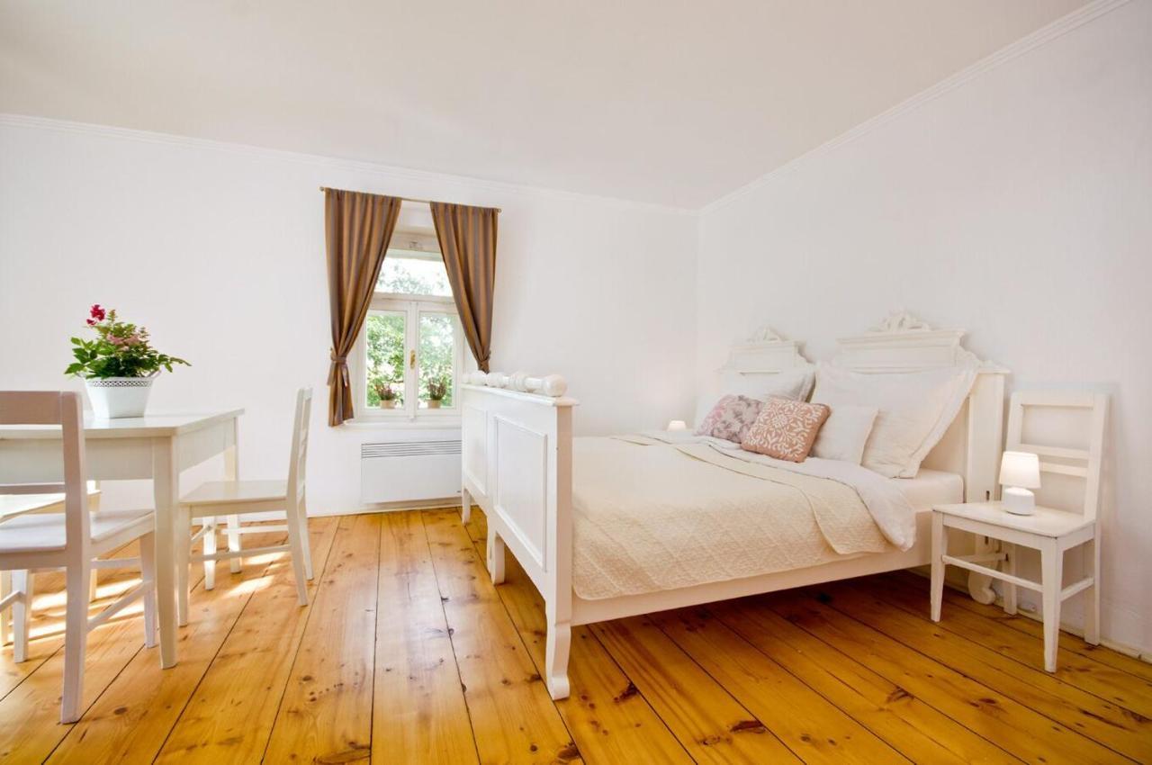 Apartmany U Rybnicku Kostelec nad Vltavou ภายนอก รูปภาพ